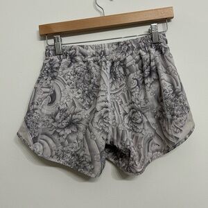 Lululemon Hotty Hot Short